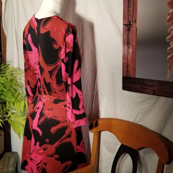 Like New! Taylor Wrap Top Fit & Flare Dress - Picture 6 of 10